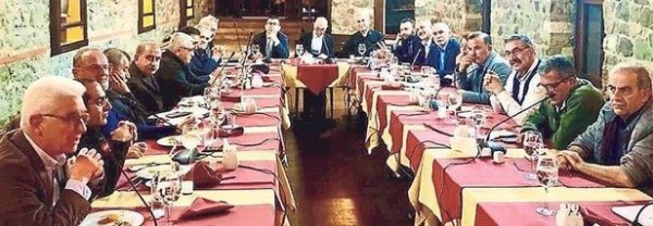 CHP'li Büyükşehir Belediye Başkanı Tunç Soyer'in PKK elebaşı sempatizanlarıyla aynı masada!
