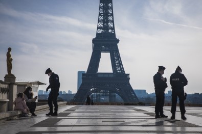Fransa'da 24 Saatte 213 Kişi Korona Virüs Nedeniyle Hayatını Kaybetti