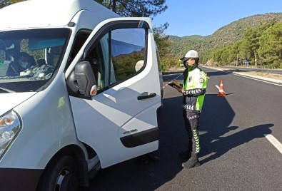 Trafik Ekiplerinden Covid-19 Denetimi