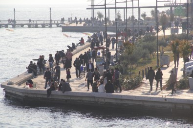 Vakaların Arttığı İzmir'de Hafta Sonu Yoğunluğu