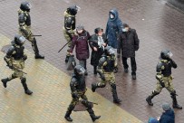 Belarus'taki Protestolarda Yaklaşık 250 Kişi Gözaltına Alındı