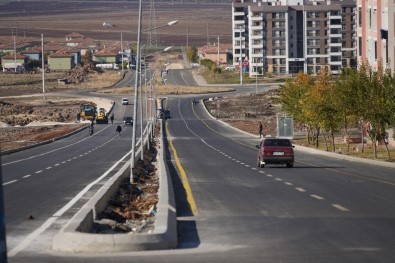 Diyarbakır'da Yol Yapım Çalışmaları Devam Ediyor