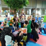 Bebek Kütüphanesi'nde Minikler Kitapların İçinde Büyüyor, Etkinliklerle Okuma Bilinci Kazanıyor