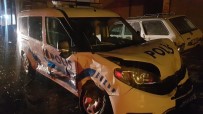 Hatay'da Mülteci Taşıyan Araç Polis Ekibine Çarptı Haberi