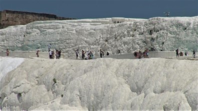 Koronavirüs Pamukkale'yi Vurdu