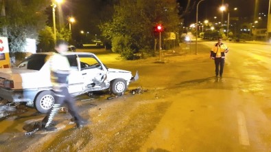 Kozan'da Trafik Kazası Açıklaması 2 Yaralı