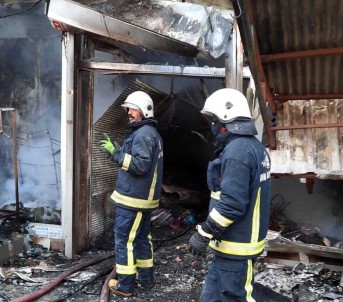 Özalp'ta Sabah Karşı Başlayan Yangın Devam Ediyor