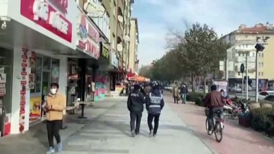 Kırşehir'de Narkotik Köpeğiyle Arama Yapılan İki Otomobilde Uyuşturucu Ele Geçirildi