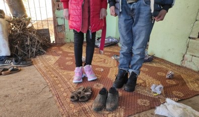 Silvan'da Yardıma Muhtaç Çocuklara Kışlık Giysi Dağıtıldı