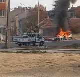 Yanan Aracını Söndürmek İsterken Canından Oldu