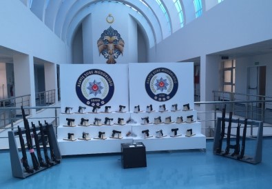 Adana'da 57 Silah Ele Geçirildi