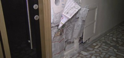 Sultangazi'de ağır hasarlı binalarda kalmaya devam ediyorlar: Ölümü beklemek gibi bir şey