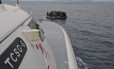 Balıkesir Açıklarında 35 Düzensiz Göçmen Kurtarıldı