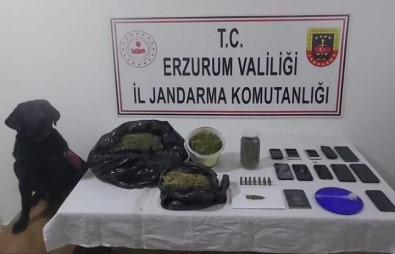 Erzurum'da Silah Ve Mühimmat Kaçakçılığı İle Uyuşturucu Tacirlerine Eş Zamanlı Operasyon