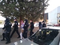 Gediz'de Hırsızlık Zanlısı 3 Kadın Yakalandı Haberi