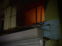 İki Katlı Binada Çıkan Yangında Evin Eşyalar Kullanılmaz Hale Geldi