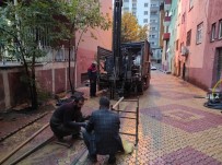 İzmir Depreminden Sonra Tedirgin Olan Vatandaşlar Binalarına Sağlamlık Testi Yaptırıyor Haberi