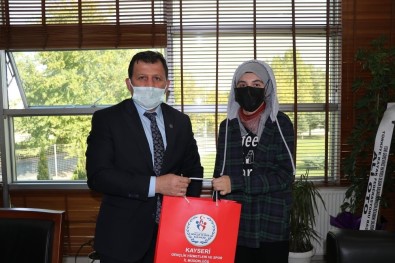 Şampiyonlardan Kabakcı'ya Ziyaret