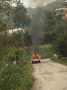 Kastamonu'da Otomobil Alev Alev Yandı