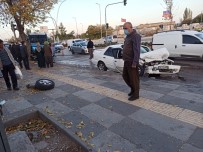 Başkentte Dolmuş İle Otomobil Çarpıştı Açıklaması 4 Yaralı