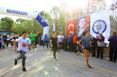 Büyükşehirden 'Özlemle Atamıza Koşuyoruz' Etkinliği
