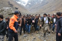 Hakkari'de Dağdan Düşen 5 Çocuk Babası Ağır Yaralandı