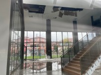 Millet Bahçesinde Yeni Yapılan Yapının Tavanı Çöktü, İçeriyi Su Bastı