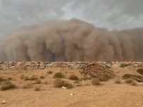 Suudi Arabistan'ı Kum Fırtınası Vurdu