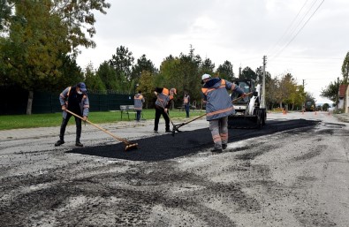 Tepebaşı Belediyesi Ekipleri Kırsalda Ve Merkezde Çalışmalarını Sürdürüyor
