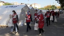 Türk Kızılay, İzmir'deki Depremzedelere Hijyen Seti Dağıtıyor
