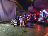Avcılar'da Otomobil Köprüden Uçtu Açıklaması 1'İ Ağır 3 Yaralı
