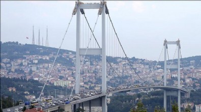 İstanbul'da köprü trafiğe kapatıldı!