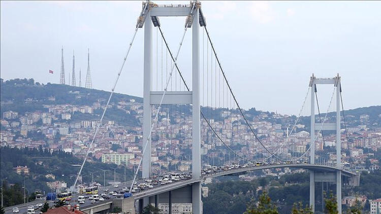 İstanbul'da köprü trafiğe kapatıldı!