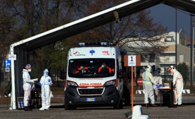 İtalya'da Son 24 Saatte 25 Bin 271 Yeni Vaka