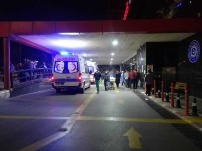 İzmir'de Meydana Gelen İki Ayrı Trafik Kazasında 2 Kişi Öldü