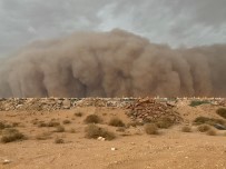 Suudi Arabistan'da Kum Fırtınaları Devam Ediyor