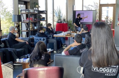 Türkiye'nin İlk Vlogger Akademisi Başladı