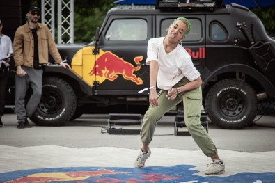 Sokak Dansçıları Online Olarak Yarıştı