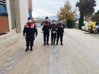 İzmir'de KADES İle Yardım İsteyen Kadının İmdadına Jandarma Yetişti Haberi