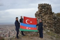 Türk Ve Azerbaycan Bayrağı Açıp Zaferi Kutladılar