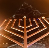 Yahudiler, Burc Halife Önünde Hanuka Bayramı'nı Kutladı