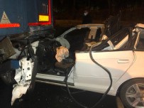 Başkent'te Otomobil Tıra Arkadan Çarptı Açıklaması 2 Yaralı