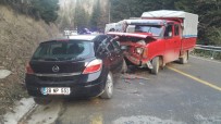 Giresun'da Kamyonet İle Otomobil Çarpıştı Açıklaması 1 Ölü, 2 Yaralı