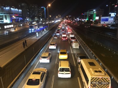 İstanbul'da 56 Saatlik Kısıtlama Başladı