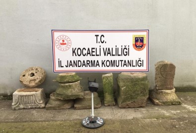 Kocaeli'de Roma Dönemine Ait 9 Adet Sütun Parçası Ele Geçirildi