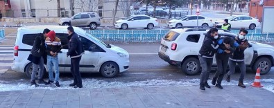 Sokak Satıcılarına Operasyon