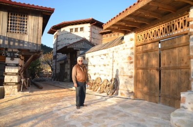 800 Yıllık Tarihiyle Turistlerin İlgi Odağı Olan 'Düğmeli Evler' Restore Edilerek Turizme Kazandırılıyor