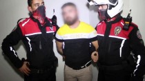 Adana'da Polisten Kaçmaya Çalışan Alkollü Sürücü Kaza Yapınca Yakalandı
