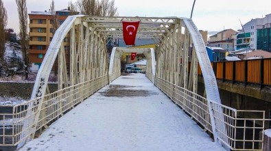 Ardahan'da Sokağa Çıkma Kısıtlamasında Cadde Ve Sokaklar Boş Kaldı