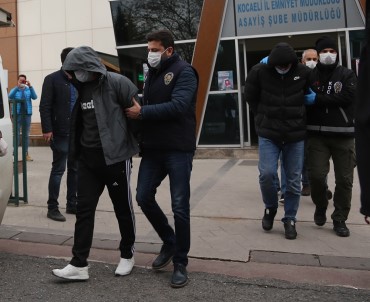 İçerisinde 100 Bin TL'lik Ziynet Eşyası Bulunan Kasayı Çalan Şahıslar Yakalandı